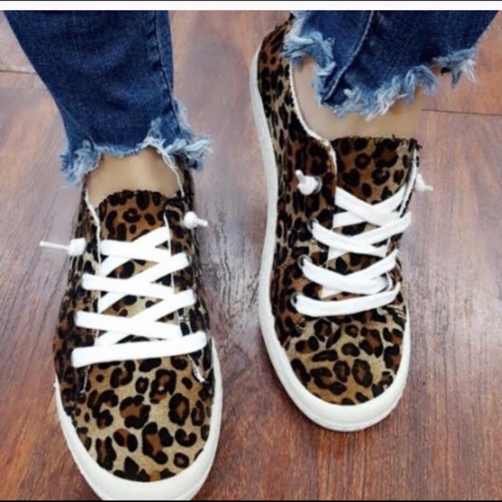 🔥SALE!!🔥Leopard Print Sneakers🔥 NIB - Picture 1 of 2